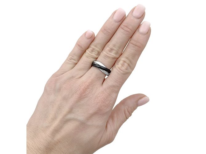 Cartier Ring, "Trinity", Weißgold, schwarze Keramik, Diamanten. - Ansicht 5