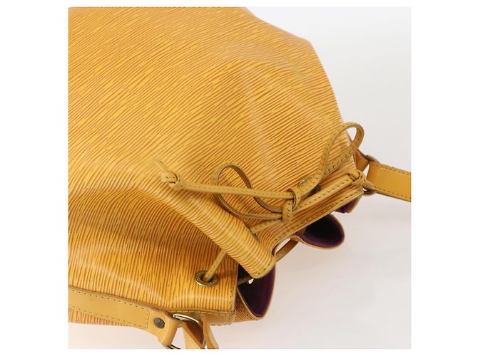 Noe LOUIS VUITTON Borsa a Spalla Petit Noé Epi Gialla M44109 LV Auth 160669 Giallo - vista 6