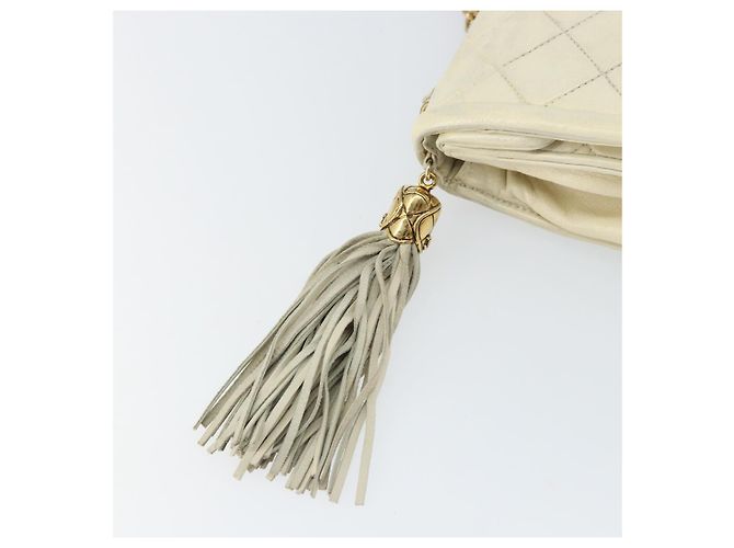 CHANEL Matelassierte Schultertasche aus Lammleder Weiß Gold CC Auth bs31806 - Ansicht 14