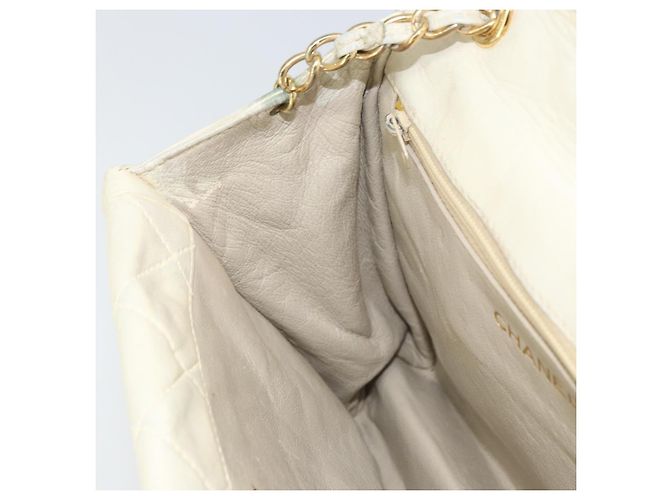 CHANEL Matelassierte Schultertasche aus Lammleder Weiß Gold CC Auth bs31806 - Ansicht 19
