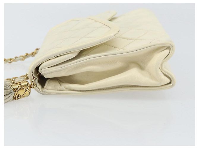 CHANEL Matelassierte Schultertasche aus Lammleder Weiß Gold CC Auth bs31806 - Ansicht 5