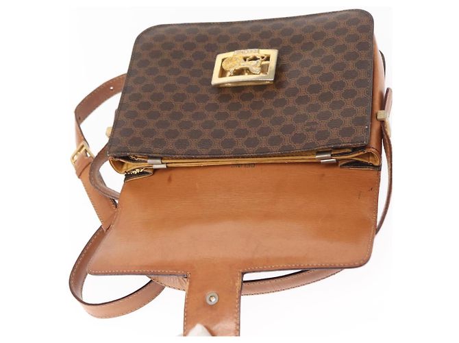 Céline Borsa in tela Macadam Celine con carrozza di cavallo in pelle PVC marrone oro Auth 158075 D'oro - vista 16