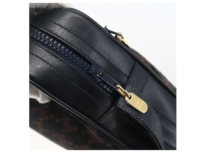 Céline Borsa a Spalla in Tela Macadam C di CELINE in Camoscio Blu Navy e Oro Auth 158416 D'oro - vista 14