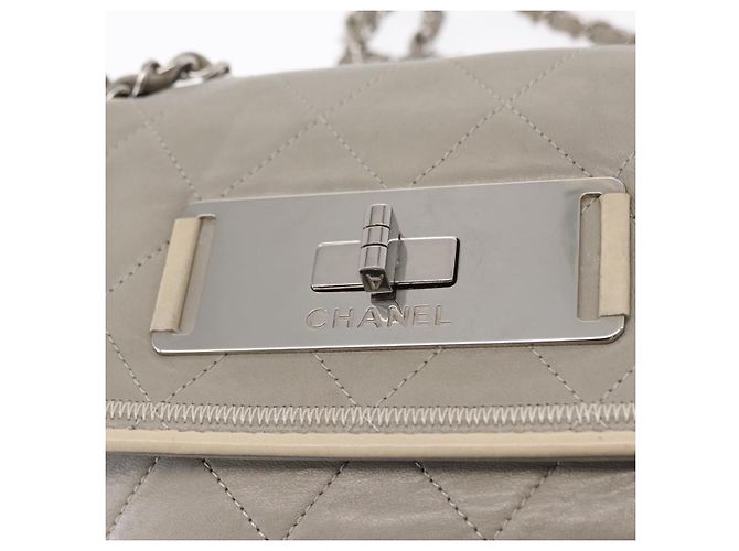 Borsa a spalla in pelle di agnello CHANEL grigio argento CC Auth bs32040 Marrone - vista 14