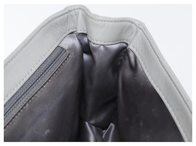 Borsa a spalla in pelle di agnello CHANEL grigio argento CC Auth bs32040 Marrone - vista 18