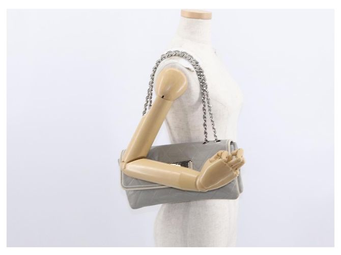 Borsa a spalla in pelle di agnello CHANEL grigio argento CC Auth bs32040 Marrone - vista 23