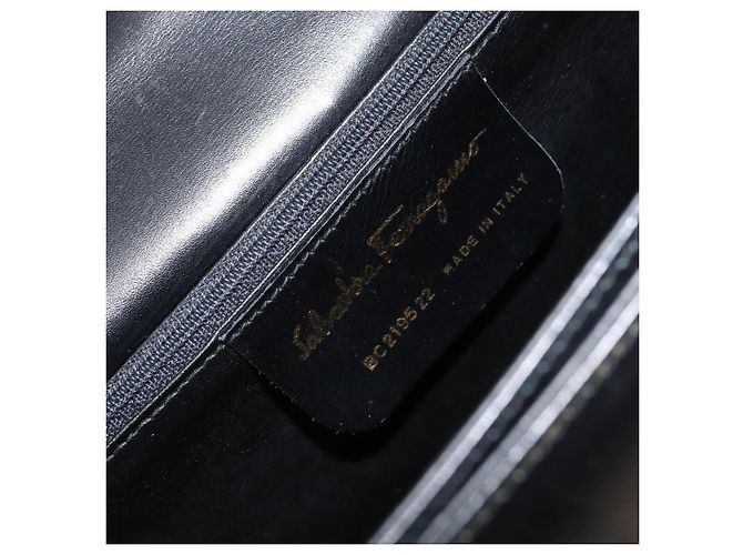 Borsa a Spalla Salvatore Ferragamo Gancini in Pelle 2 in 1 Nera Oro Auth 156467 - vista 18