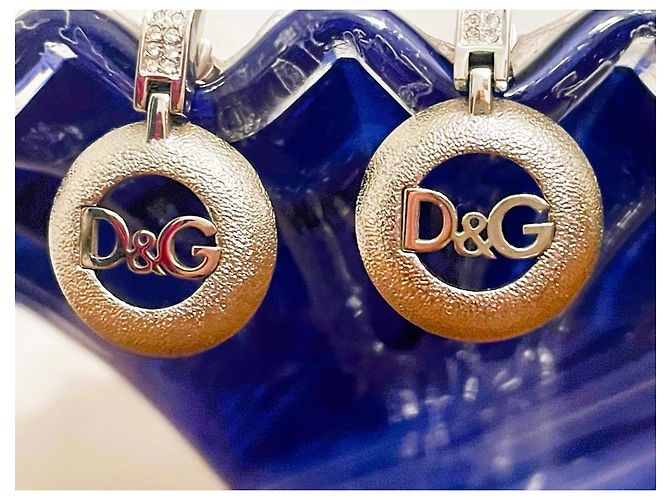 Raffinati orecchini DOLCE & GABBANA Collezione “Vyvian” con logo bordo satinato e swarovski - vista 4