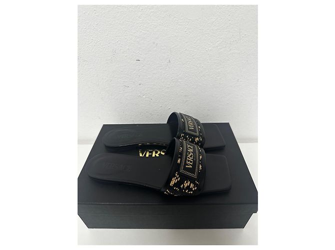 Sandali piatti Barocco Theia di Versace Nero Giallo - vista 3