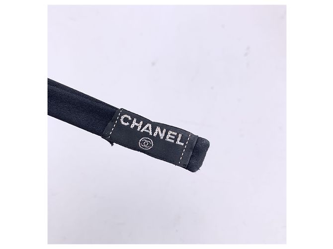 Timeless Chanel Fascia per capelli in raso di seta nera vintage con fiocco Nero - vista 6