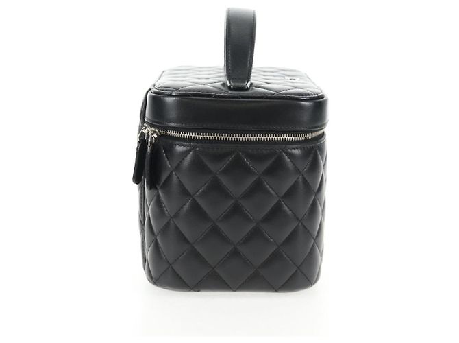 Vanity Chanel Kosmetiktasche aus gestepptem Lammleder Medium Schwarz - Ansicht 4