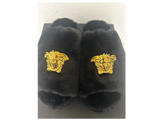 Schwarze Kunstfellslipper Medusa von Versace Golden - Ansicht 4