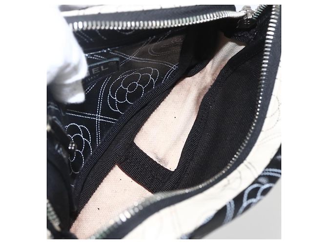 CHANEL Pochette Camelia PVC Nero Argento CC Auth 159324V - vista 16