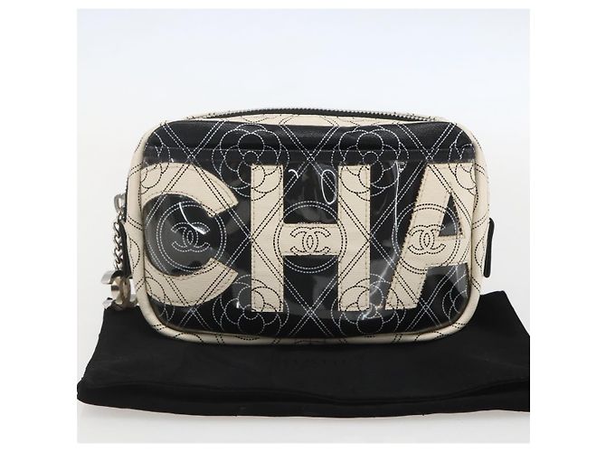 CHANEL Pochette Camelia PVC Nero Argento CC Auth 159324V - vista 23