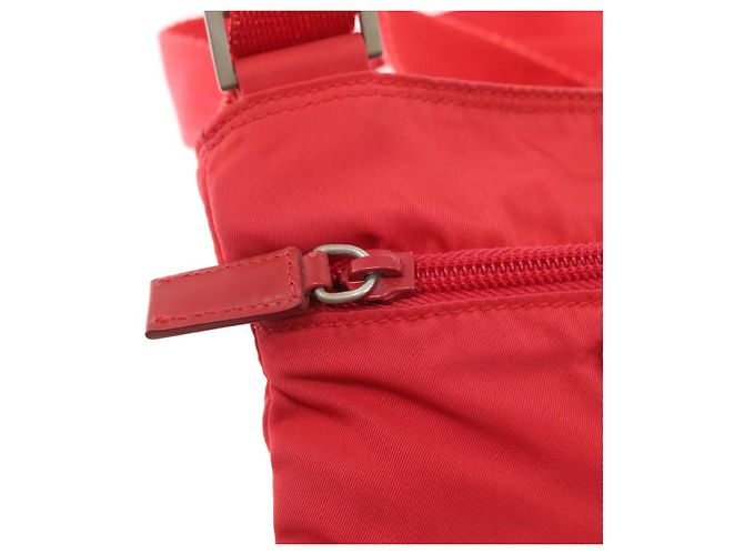Borsa a Spalla PRADA in Nylon Rossa Auth 158704 Rosso - vista 18