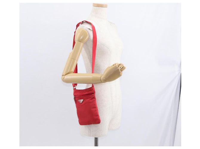 Borsa a Spalla PRADA in Nylon Rossa Auth 158704 Rosso - vista 23