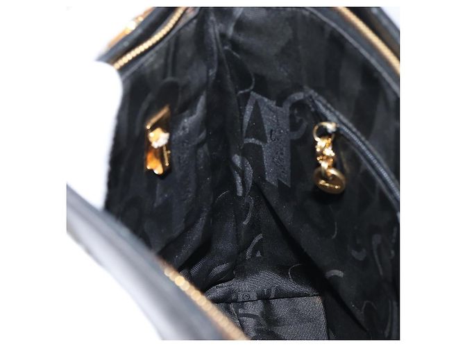 Borsa a Spalla Gancini in Pelle Nera e Oro Salvatore Ferragamo Auth 160687 Nero D'oro - vista 19