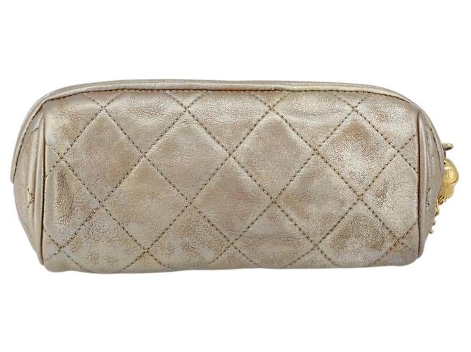 Chanel Pochette Matelassé in Pelle Champagne Oro CC Auth bs32089 D'oro - vista 3