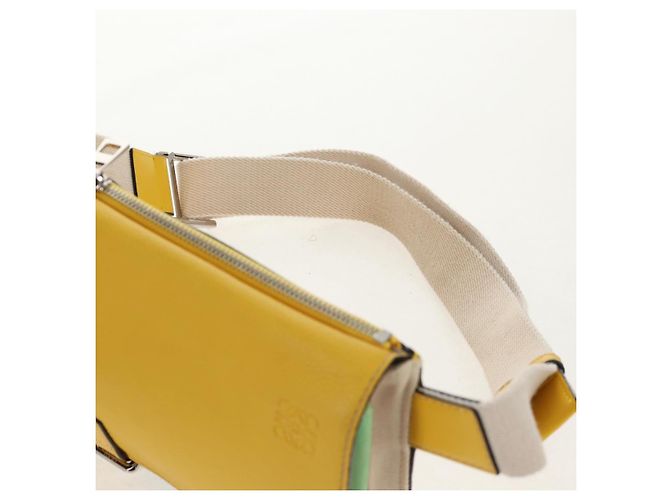 Borsa a vita LOEWE in pelle gialla argento Auth 159022V Giallo - vista 14