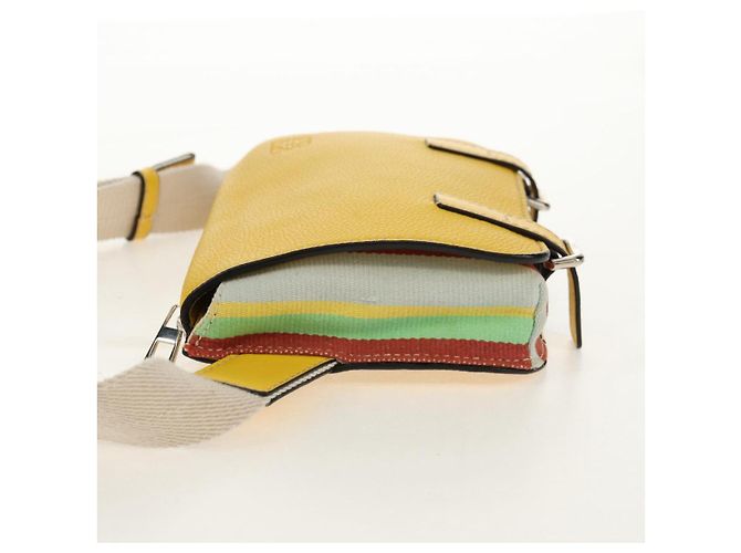 Borsa a vita LOEWE in pelle gialla argento Auth 159022V Giallo - vista 4