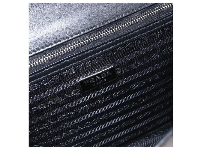 PRADA Schultertasche aus Leder mit Kette Weiß Silber Authentisch bs32042 - Ansicht 21