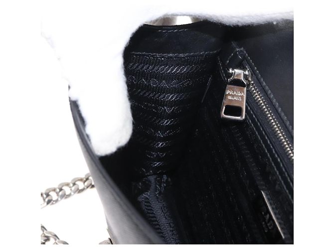 PRADA Schultertasche aus Leder mit Kette Weiß Silber Authentisch bs32042 - Ansicht 23