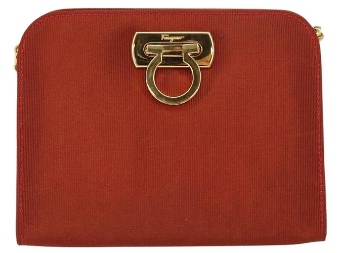 Borsa a spalla con catena Salvatore Ferragamo in nylon rosso e oro Auth 148536 D'oro - vista 2