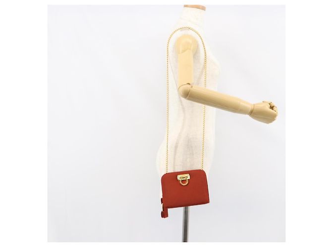 Borsa a spalla con catena Salvatore Ferragamo in nylon rosso e oro Auth 148536 D'oro - vista 20