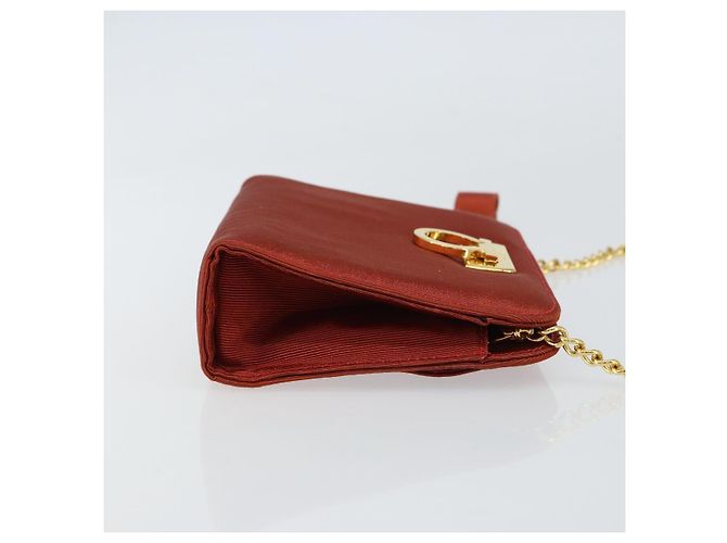 Borsa a spalla con catena Salvatore Ferragamo in nylon rosso e oro Auth 148536 D'oro - vista 4