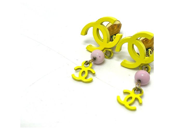 Orecchini in metallo a doppio filo marca Coco A21871 03S di Chanel Rosa Giallo - vista 2