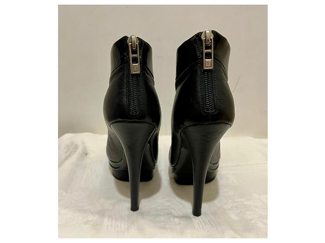 Yves Saint Laurent YSL Rive Gauache Facile 105 ankle boots Nero - vista 4