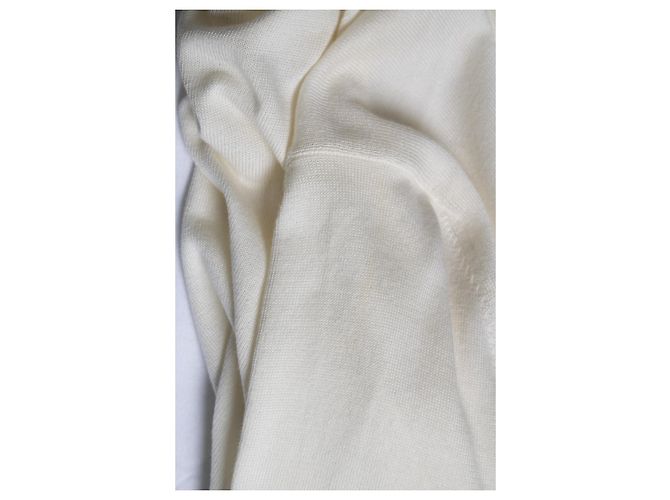 Hermès, weißer Cardigan mit Schnallen-Gürtel - Ansicht 8