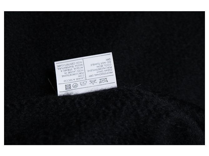 Autre Marque Salvatore Ferragamo, Schwarzer Kaschmir-Cape mit Ärmeln - Ansicht 8