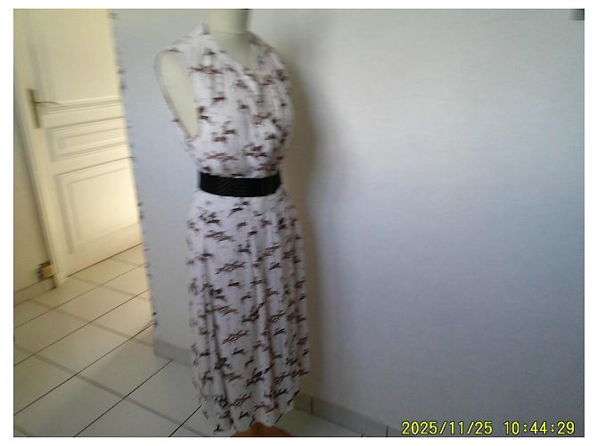 Autre Marque Vestido Monoprix de Viscosa Ecru con Ciervos Marrones - vista 3