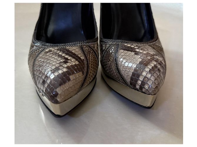 Tacchi Gucci in pelle marrone - vista 10