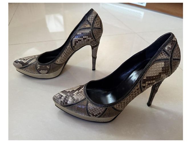 Tacchi Gucci in pelle marrone - vista 8