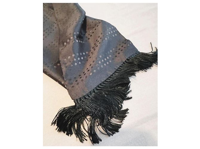 Raffinata sciarpa in pura seta DOLCE & GABBANA nera con frange Nero - vista 2