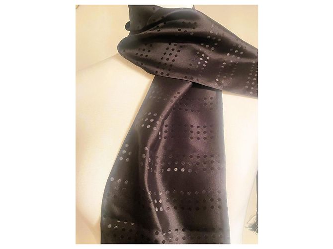 Raffinata sciarpa in pura seta DOLCE & GABBANA nera con frange Nero - vista 8
