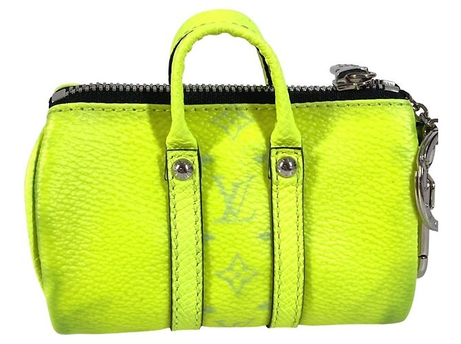 Keepall Llavero charm Taiga Rama de Louis Vuitton Amarillo - vista 4