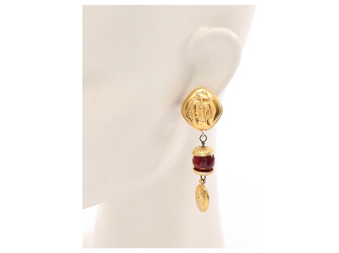 Orecchini Chanel Mademoiselle Oro/Rosso D'oro Metallico - vista 2