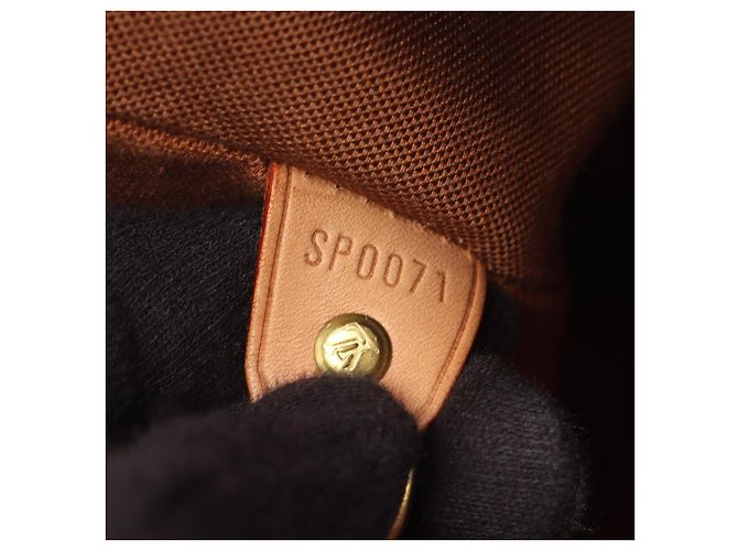Borsa a Spalla Abbesses Monogramma Louis Vuitton Marrone - vista 8