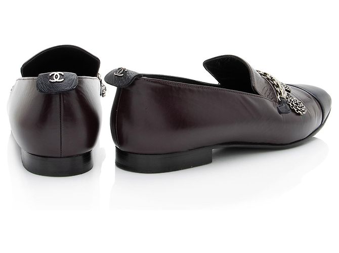Gabrielle Mocassini a punta cap in pelle di capra screpolata con charm CC di Chanel Nero - vista 3
