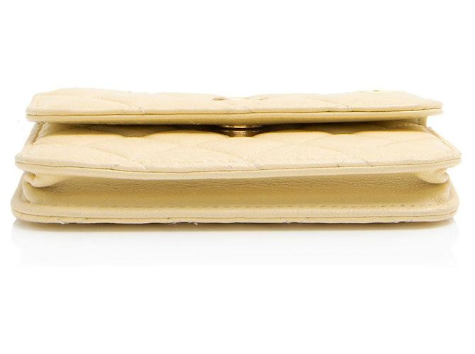 Gabrielle Mini clutch de cordero Chanel con perlas Crush Amarillo - vista 4