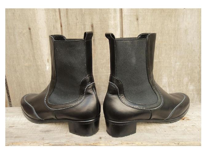 Stivaletti Salvatore Ferragamo Target in pelle nera Nero - vista 3