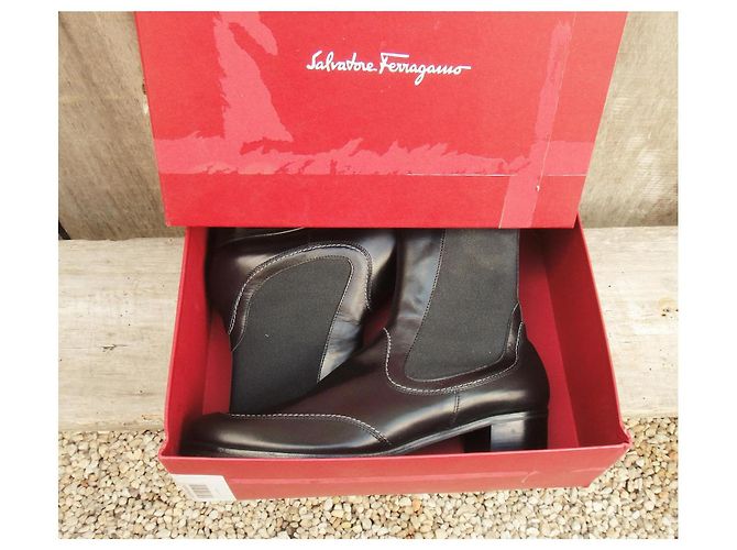 Stivaletti Salvatore Ferragamo Target in pelle nera Nero - vista 6