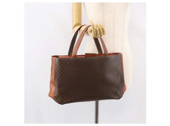 Céline Borsa a mano in tela Macadam CELINE in pelle PVC marrone e oro Auth 160884 D'oro - vista 22