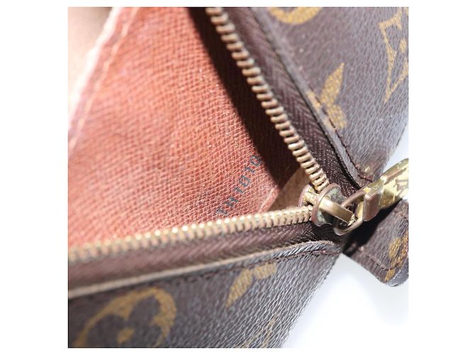 LOUIS VUITTON Pochette Cosmética Demi Ronde Monogram M47520 LV Auth 157375 Monogramma - view 12