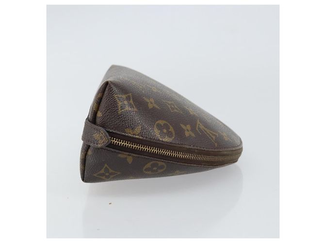 LOUIS VUITTON Pochette Cosmética Demi Ronde Monogram M47520 LV Auth 157375 Monogramma - view 3