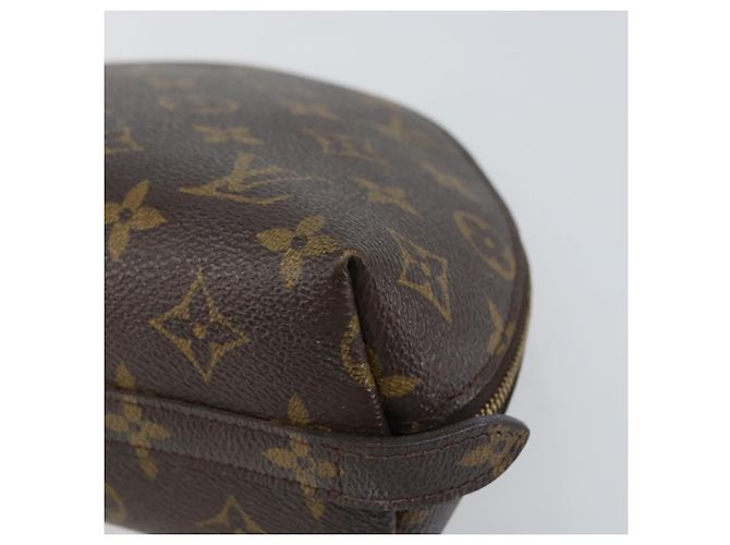 LOUIS VUITTON Pochette Cosmética Demi Ronde Monogram M47520 LV Auth 157375 Monogramma - view 7