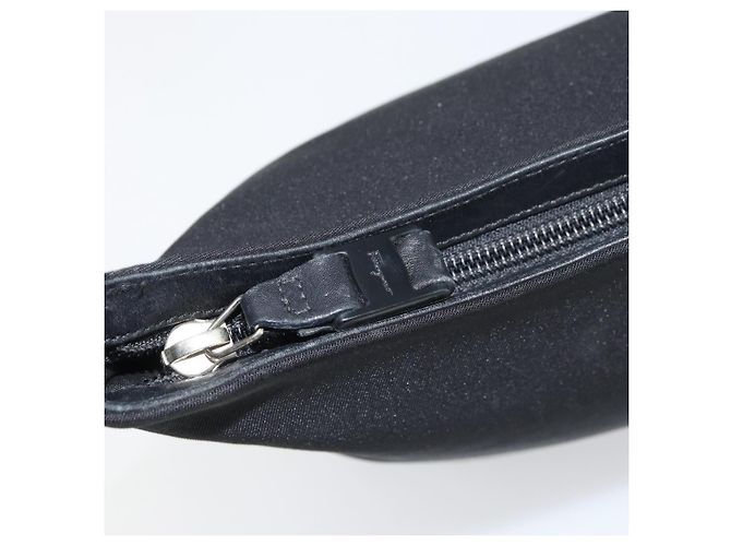 Borsa a Spalla Vala in Nylon Nero Salvatore Ferragamo Auth 160693 - vista 14